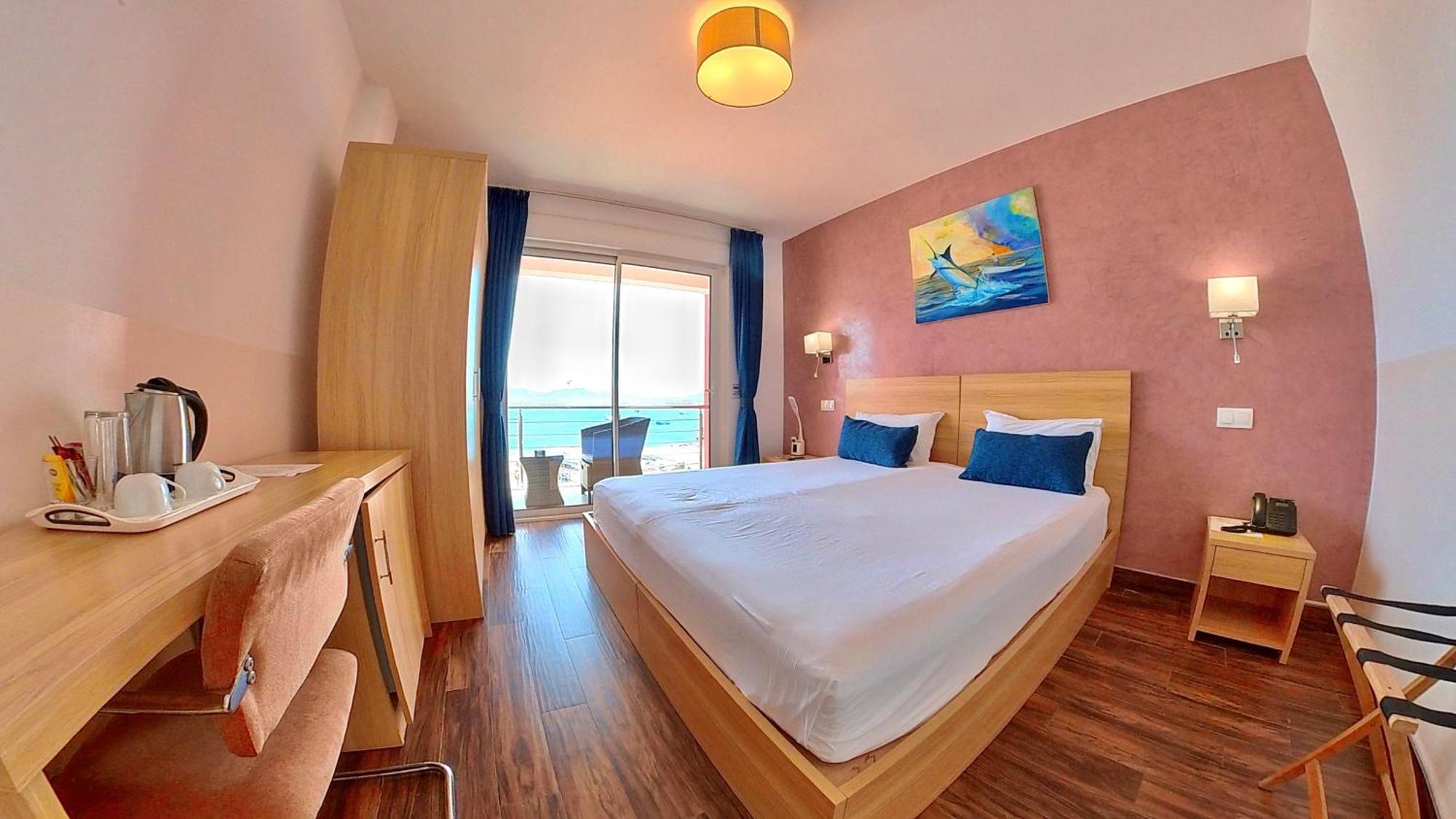 Blue Marlin Hotel Mindelo Exterior photo
