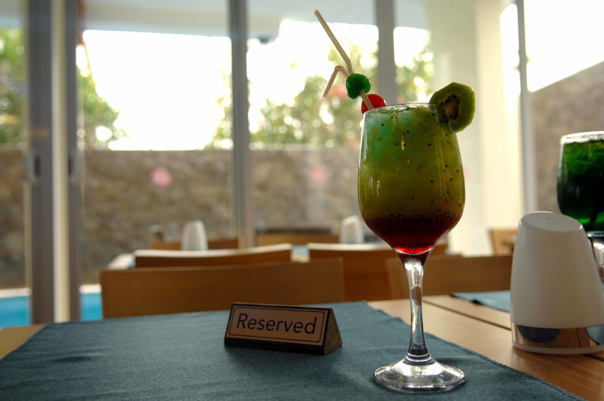 Blue Marlin Hotel Mindelo Exterior photo